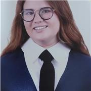 Me defino como una persona organizada y con ganas de enseñar. Podría enseñar a diferentes asignaturas de ciencias e idiomas.